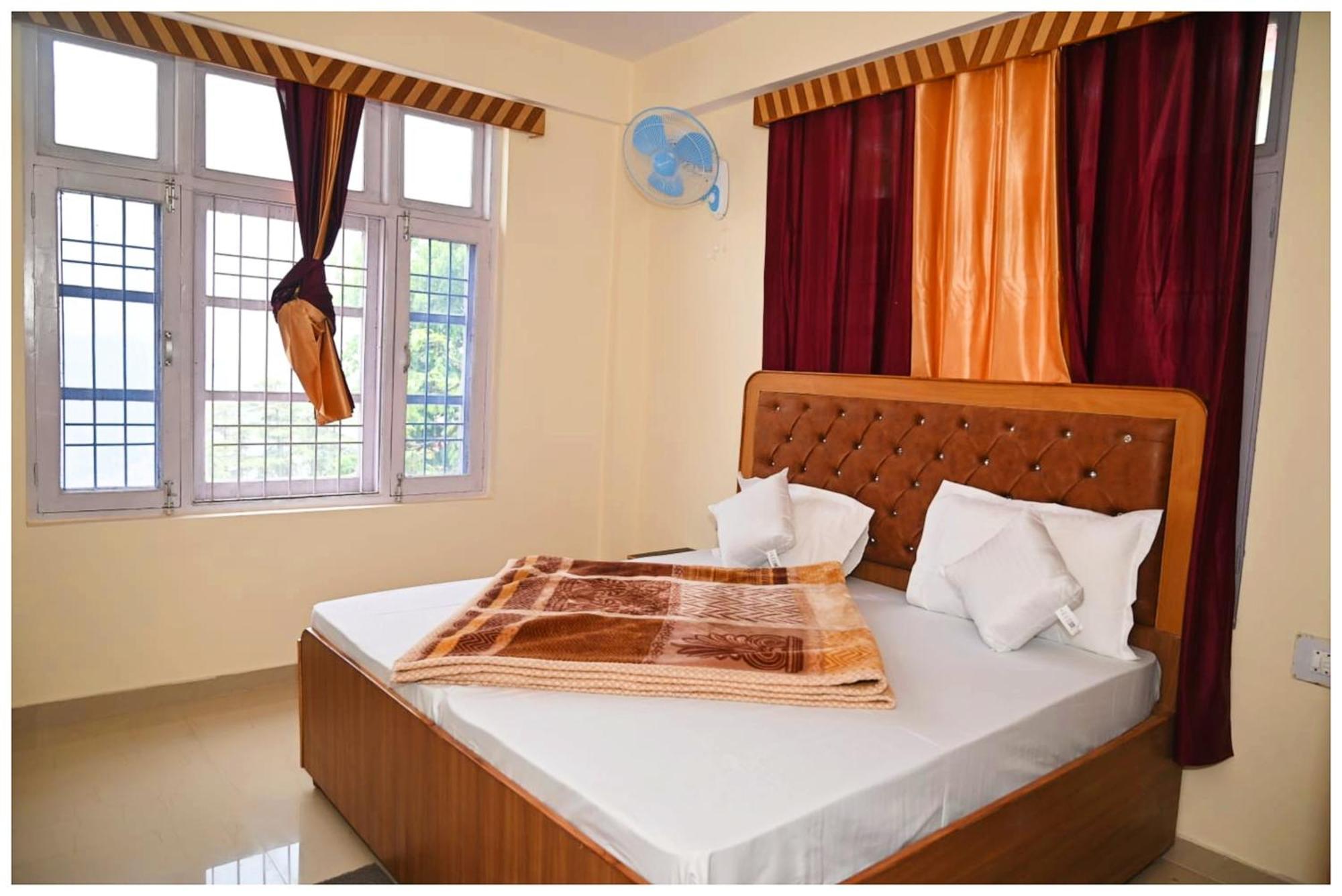 Simla Hotel K R I S H N A B - B Near Mall Road And Temple Exterior foto
